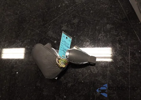 2014 Mercedes-Benz C 250 z USA, uszkodzony, nr VIN WDDGJ4HB7EG325953